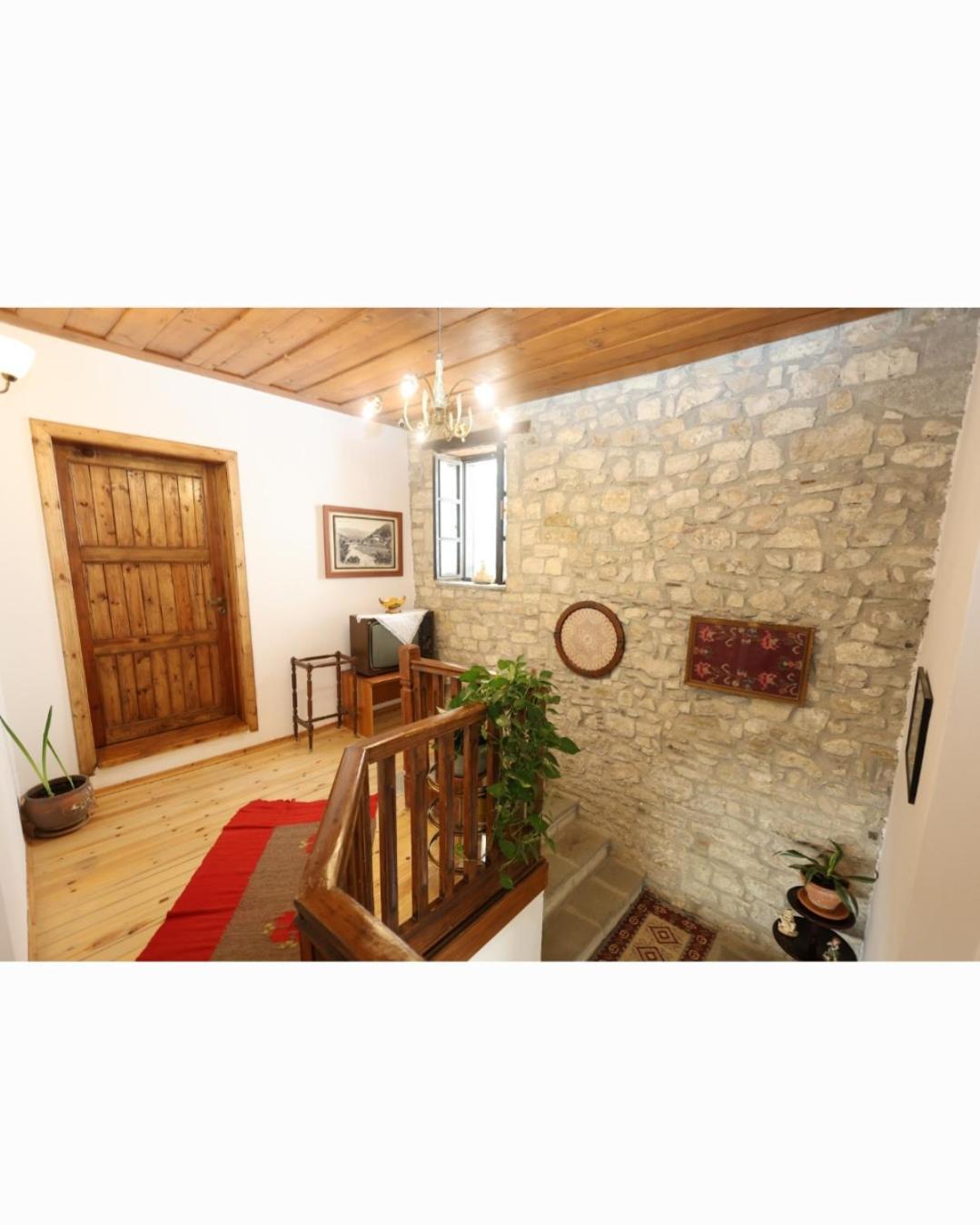 Guest House J.Prifti Berat Esterno foto
