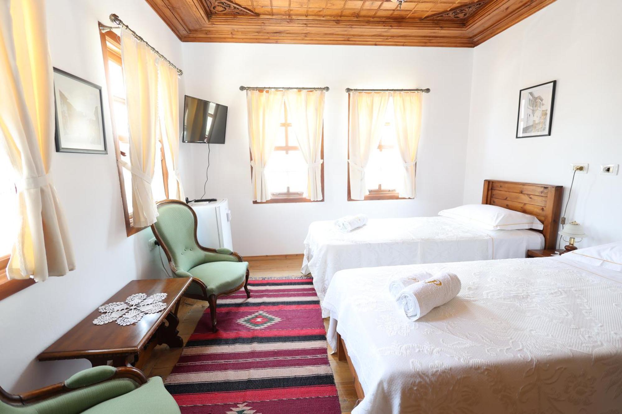 Guest House J.Prifti Berat Esterno foto
