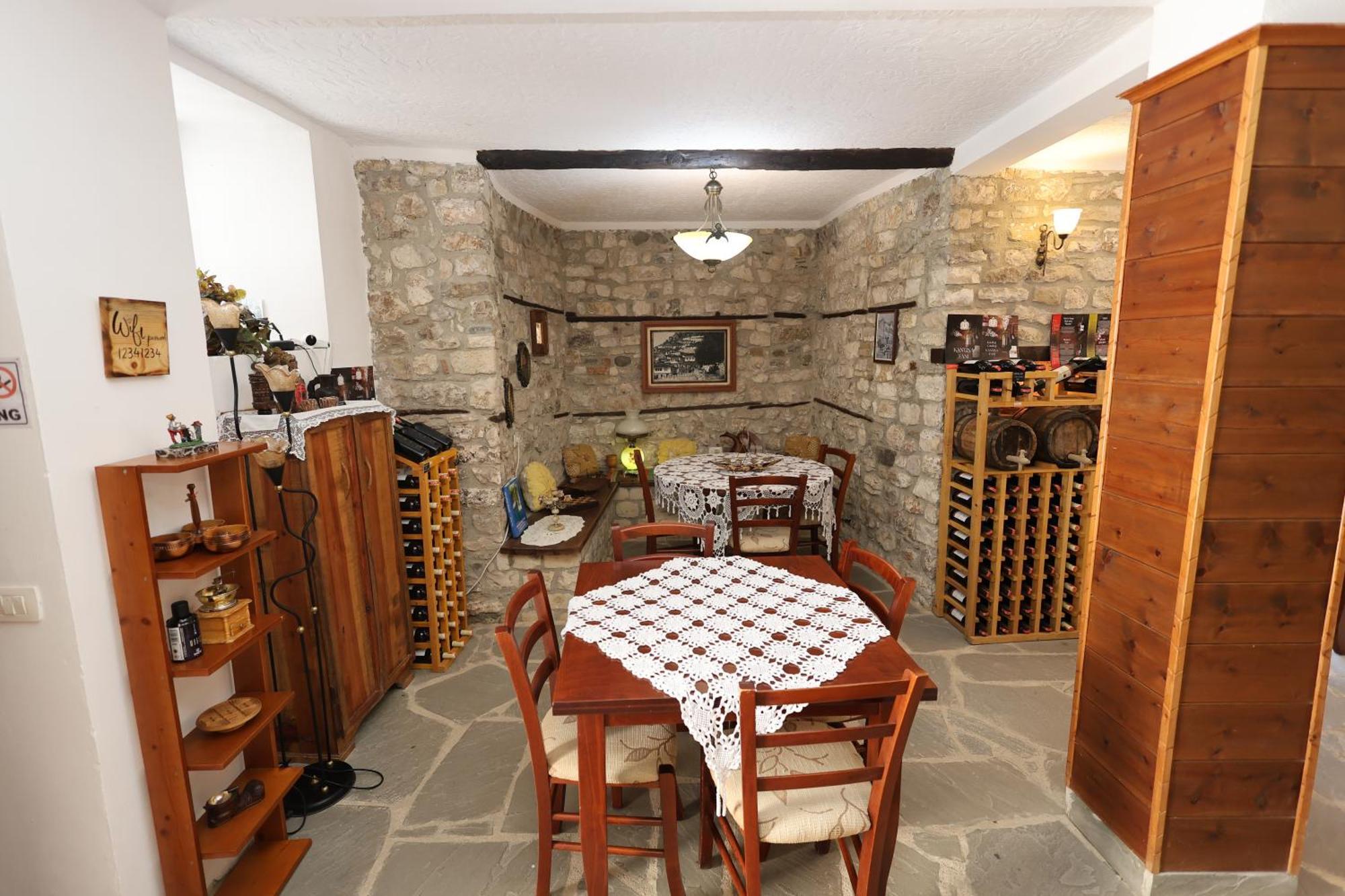 Guest House J.Prifti Berat Esterno foto
