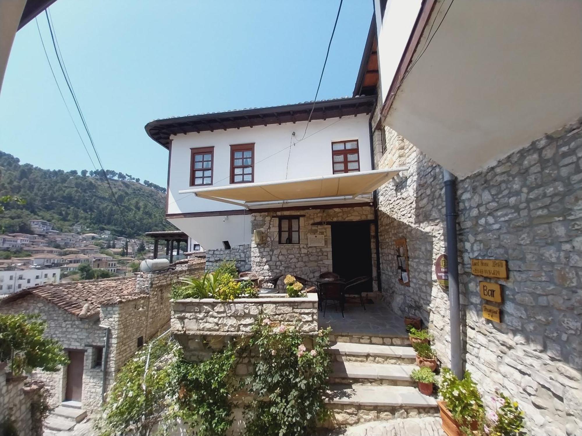 Guest House J.Prifti Berat Esterno foto