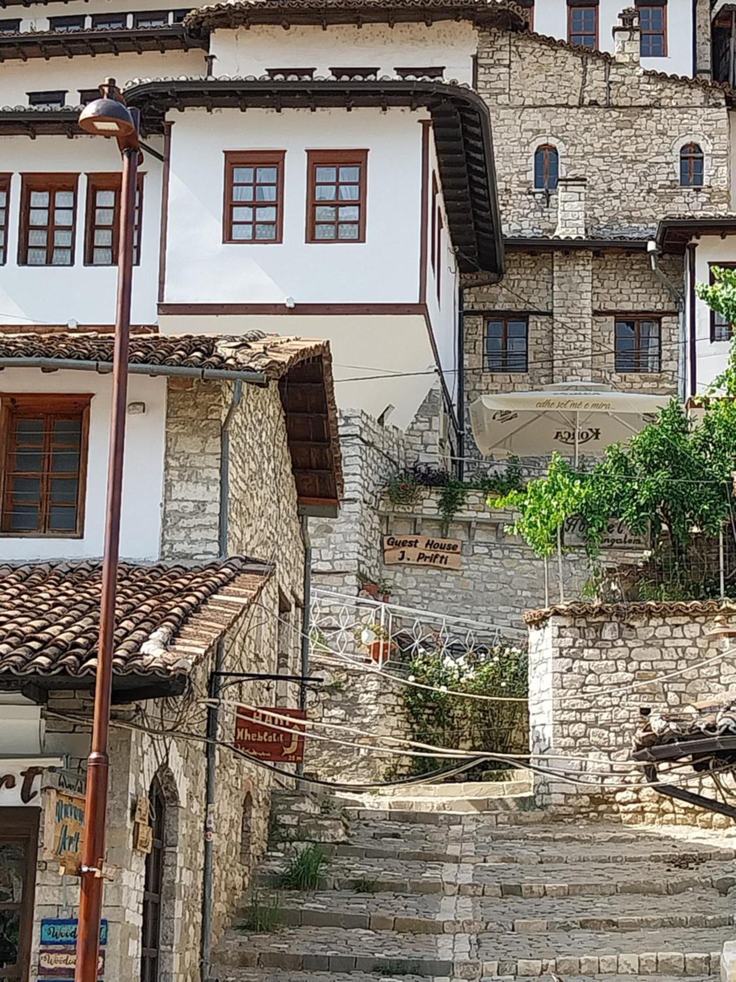 Guest House J.Prifti Berat Esterno foto