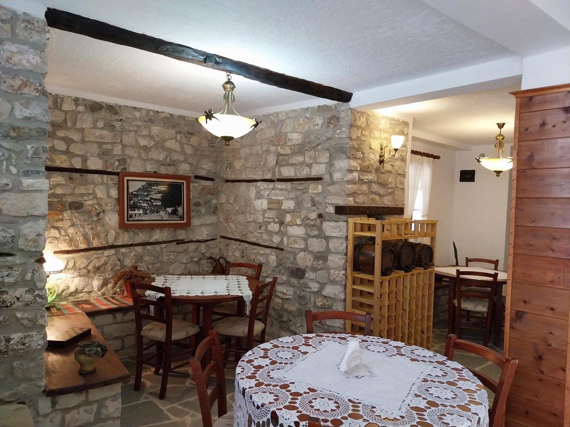 Guest House J.Prifti Berat Esterno foto