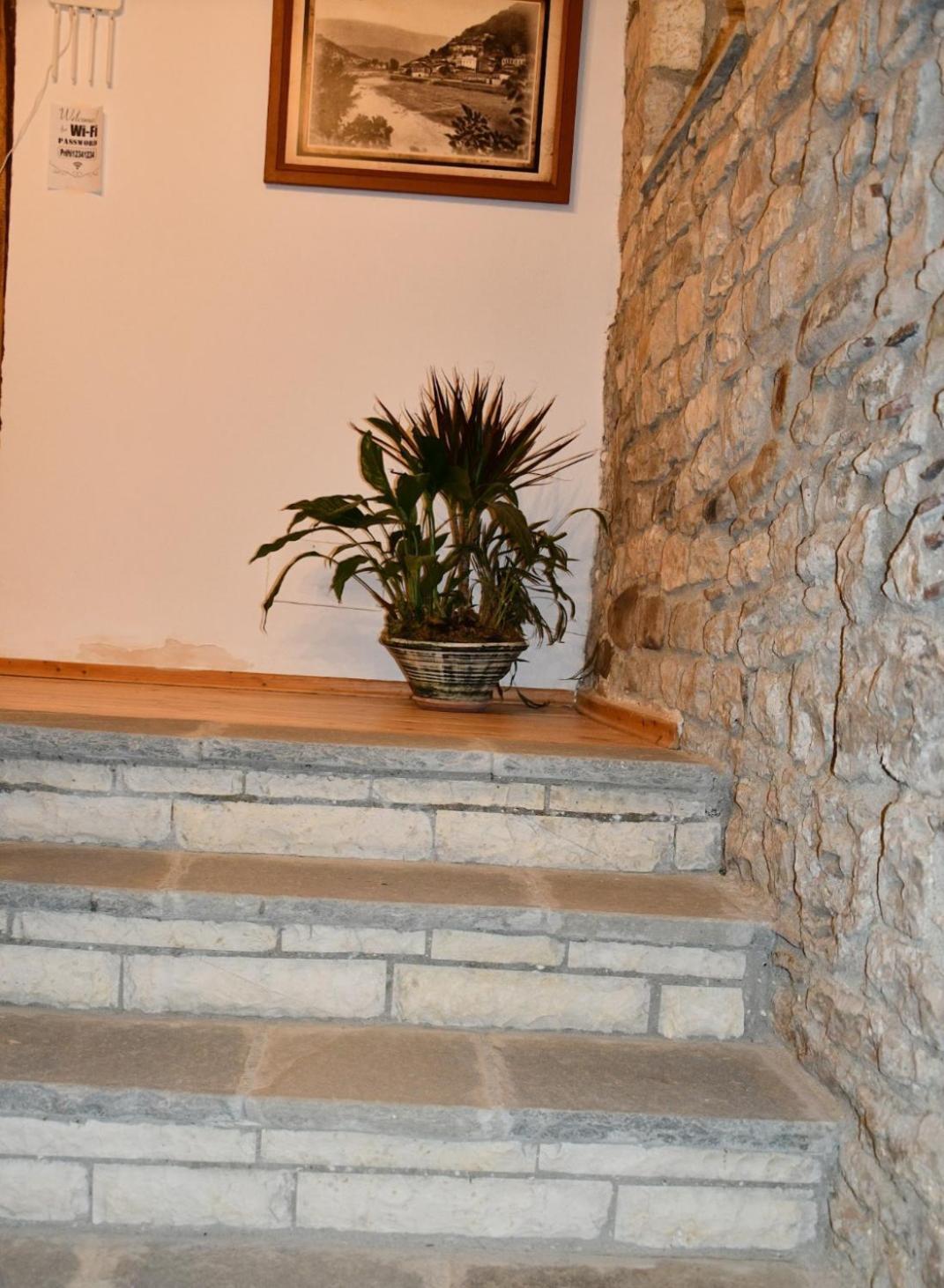Guest House J.Prifti Berat Esterno foto