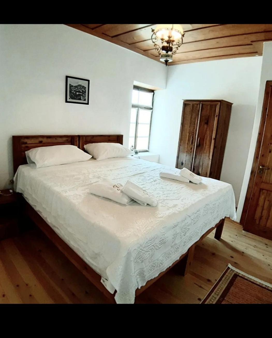 Guest House J.Prifti Berat Esterno foto